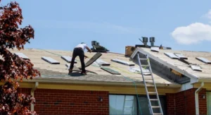 How Workers’ Compensation Covers Falls From Ladders and Roofs